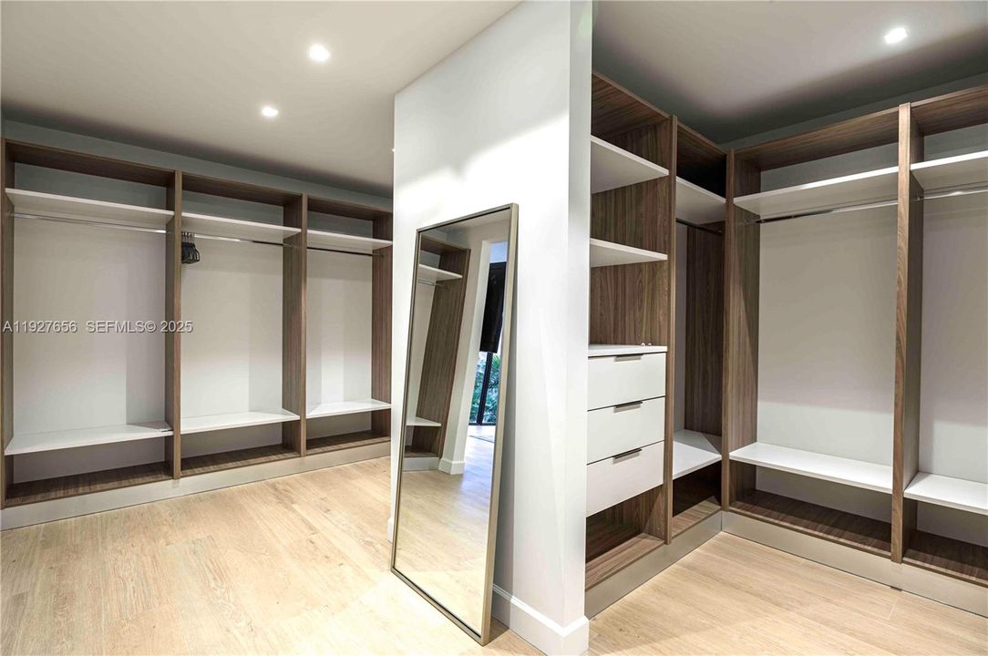 En Venta: $7,000,000 (5 camas, 5 baños, 4495 Pies cuadrados)