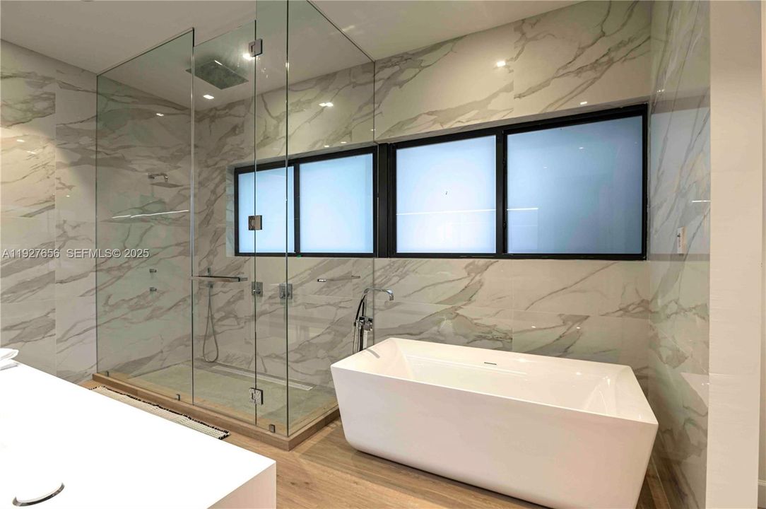 En Venta: $7,000,000 (5 camas, 5 baños, 4495 Pies cuadrados)