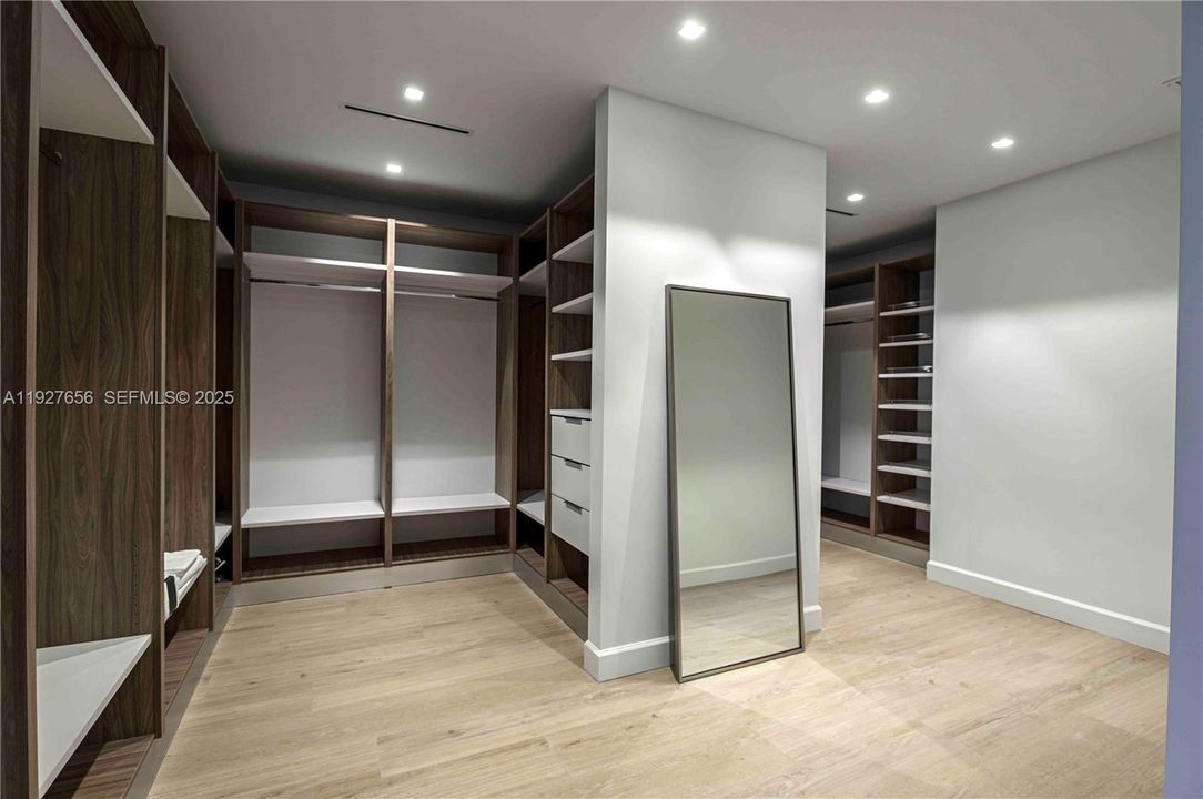 En Venta: $7,000,000 (5 camas, 5 baños, 4495 Pies cuadrados)