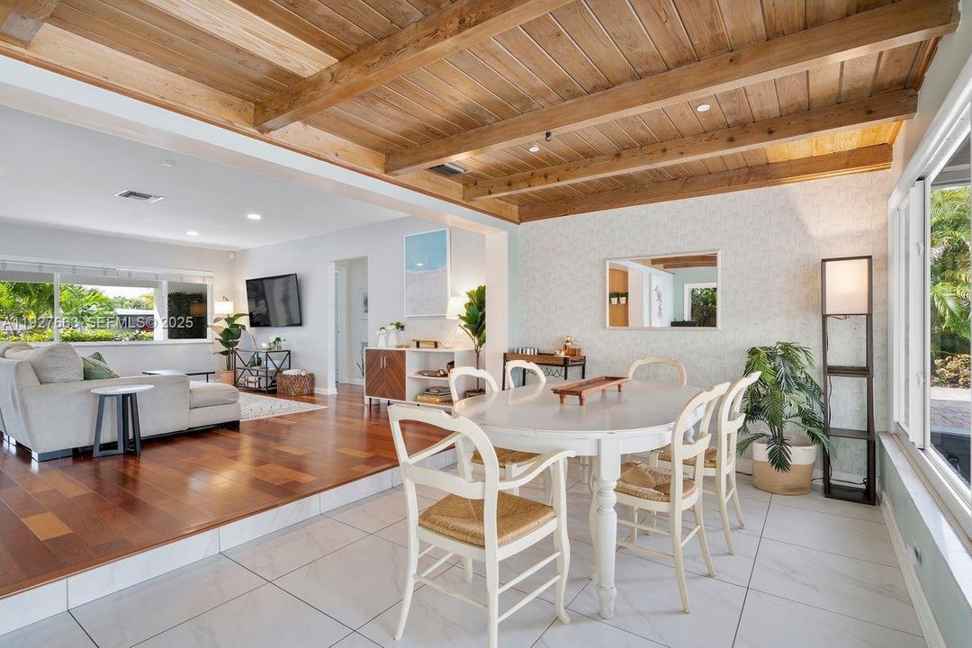 For Sale: $1,099,000 (2 beds, 2 baths, 1440 Square Feet)