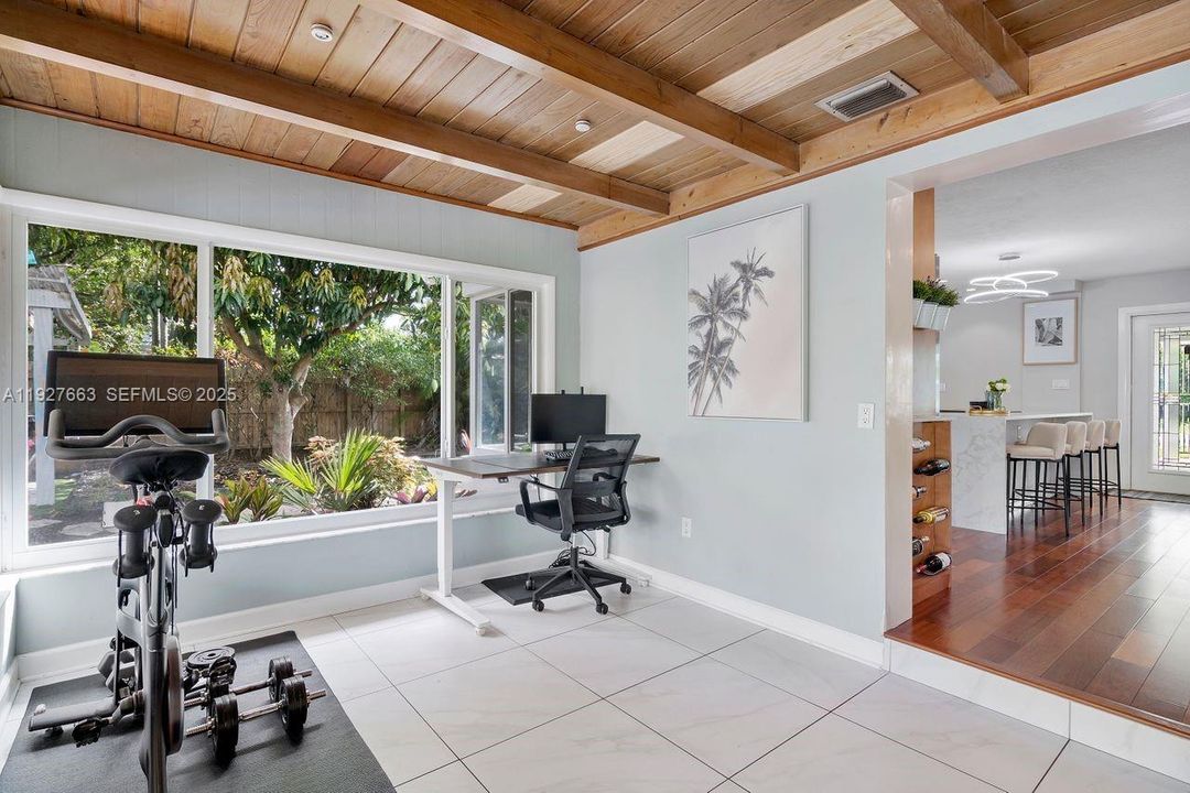 For Sale: $1,099,000 (2 beds, 2 baths, 1440 Square Feet)