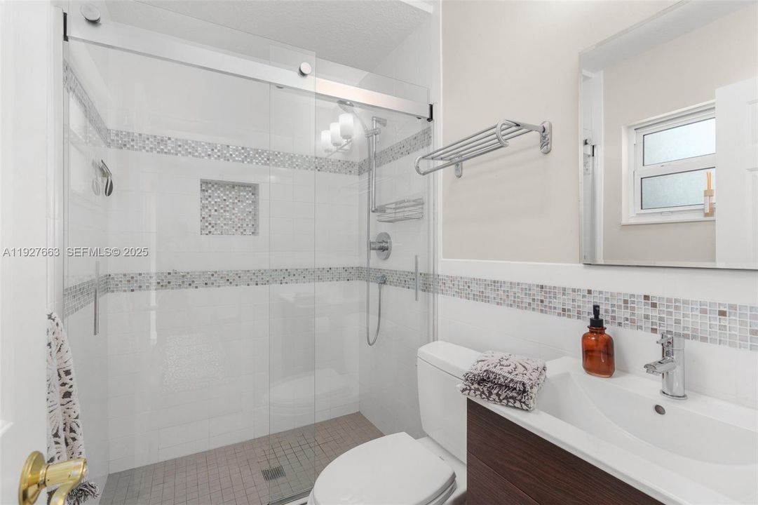 For Sale: $1,099,000 (2 beds, 2 baths, 1440 Square Feet)