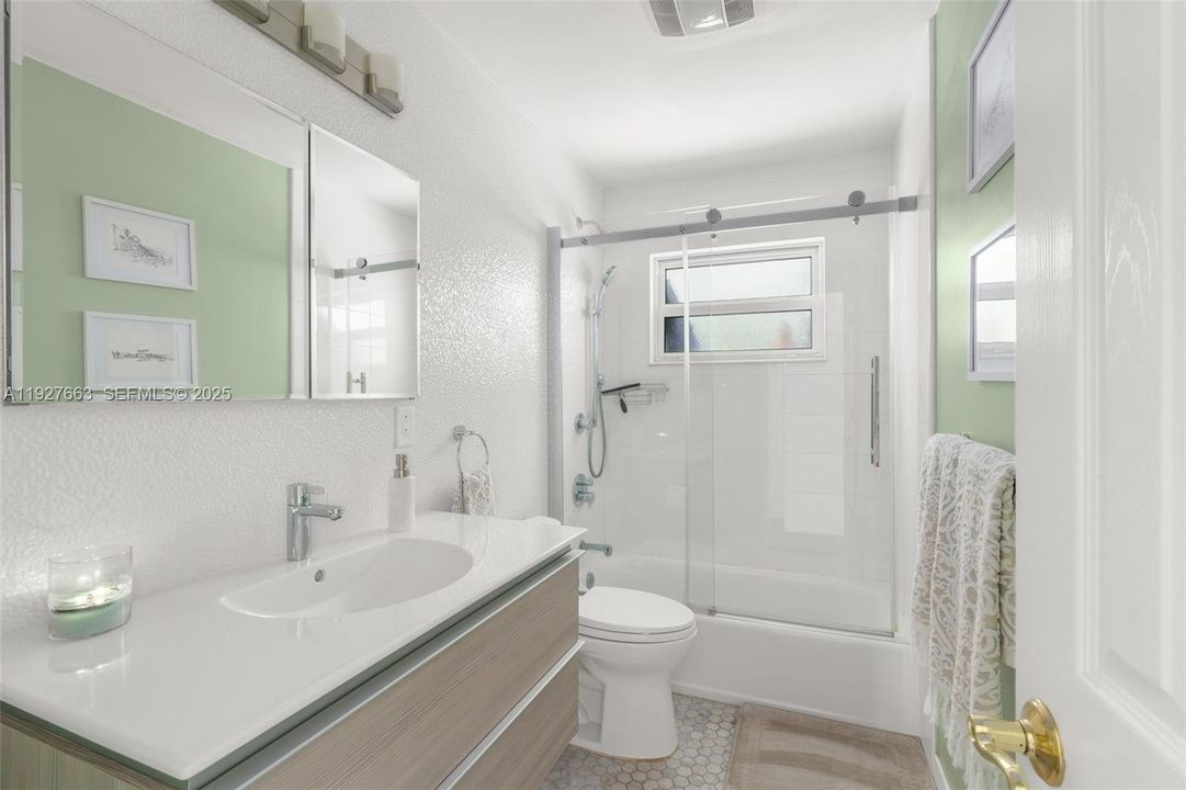 For Sale: $1,099,000 (2 beds, 2 baths, 1440 Square Feet)