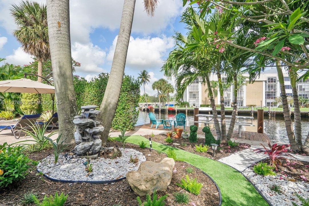 For Sale: $1,099,000 (2 beds, 2 baths, 1440 Square Feet)