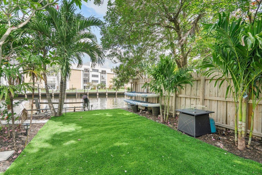 For Sale: $1,099,000 (2 beds, 2 baths, 1440 Square Feet)