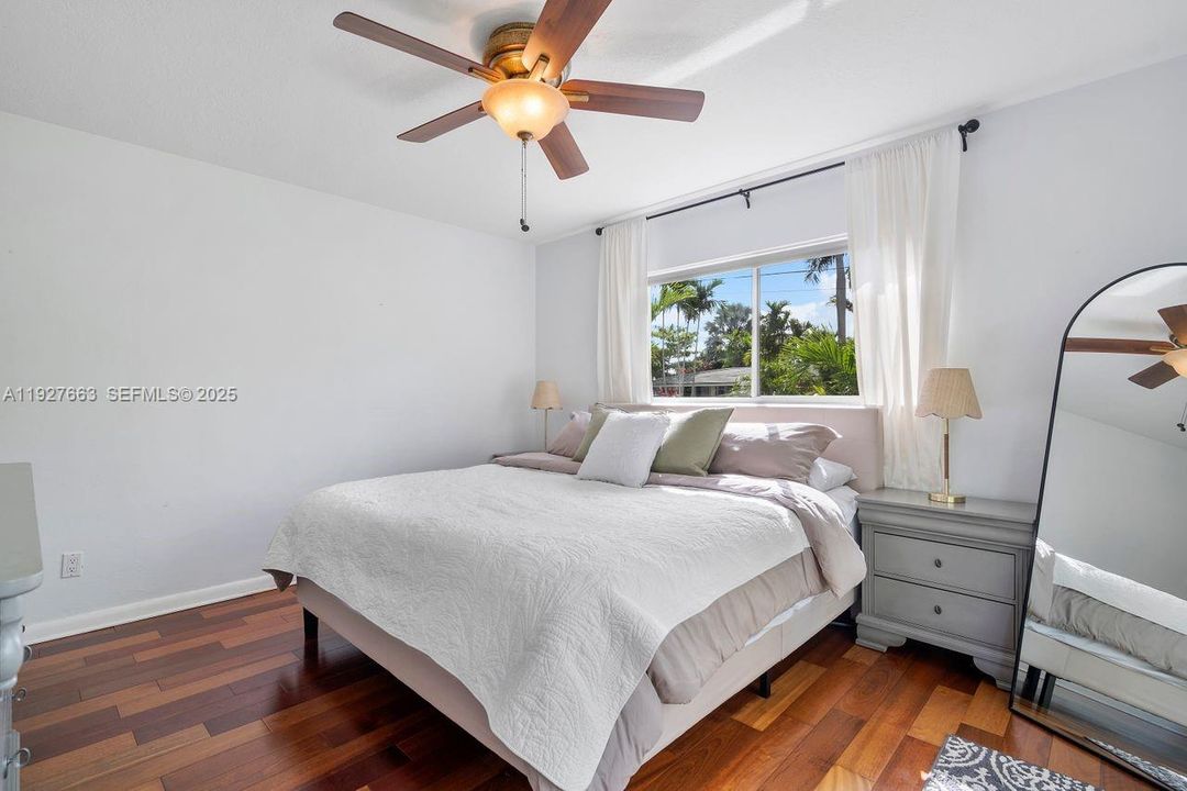 For Sale: $1,099,000 (2 beds, 2 baths, 1440 Square Feet)