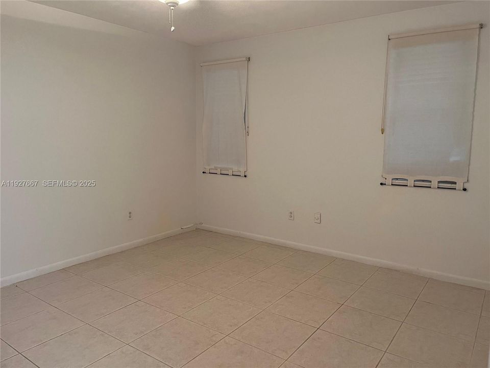 待售: $495,000 (1 贝兹, 1 浴室, 608 平方英尺)