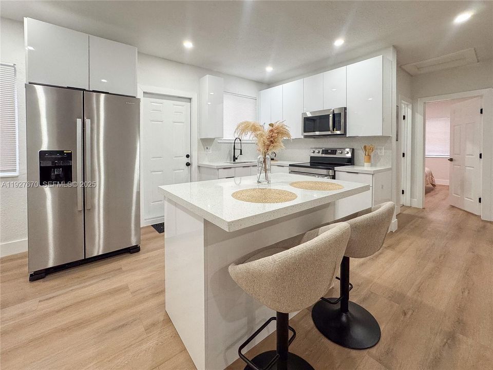 На продажу: $555,000 (3 спален, 2 ванн, 1448 Квадратных фут)