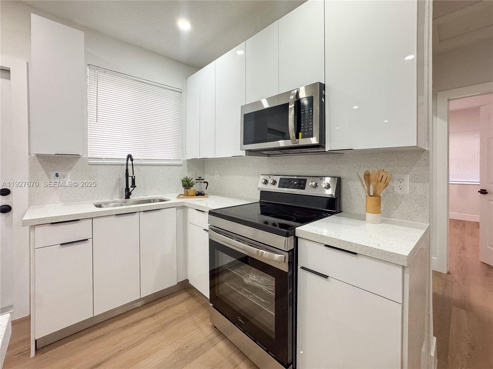 На продажу: $555,000 (3 спален, 2 ванн, 1448 Квадратных фут)