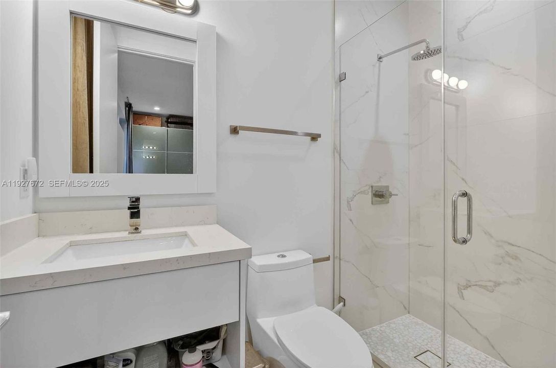 For Sale: $1,300,000 (3 beds, 2 baths, 1260 Square Feet)