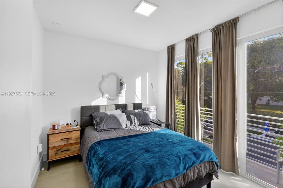 For Sale: $1,300,000 (3 beds, 2 baths, 1260 Square Feet)