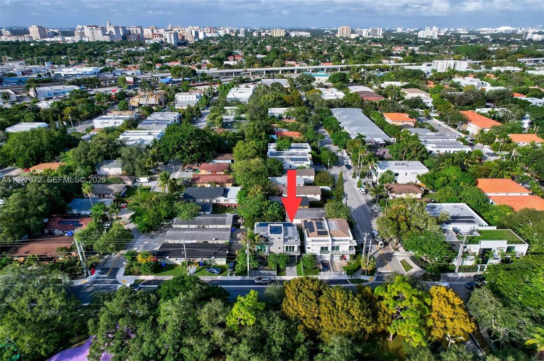 For Sale: $1,300,000 (3 beds, 2 baths, 1260 Square Feet)