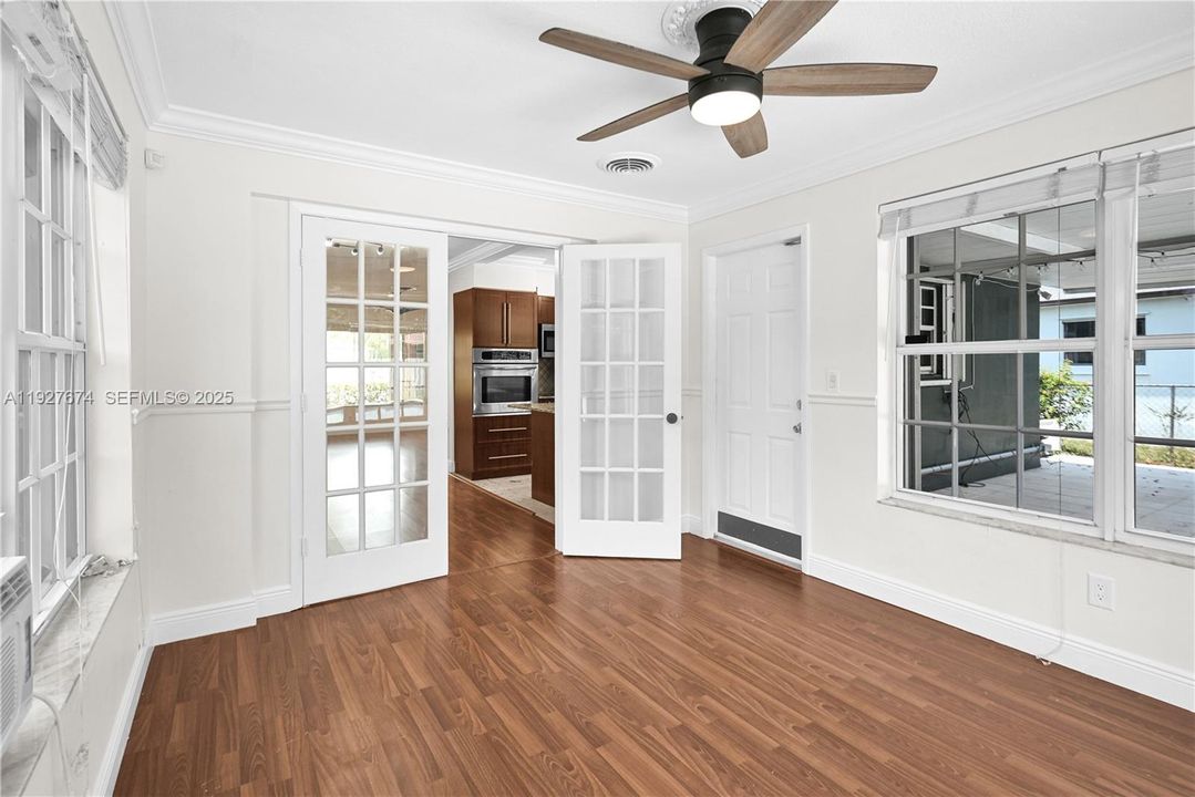 В аренду: $4,000 (3 спален, 2 ванн, 1630 Квадратных фут)