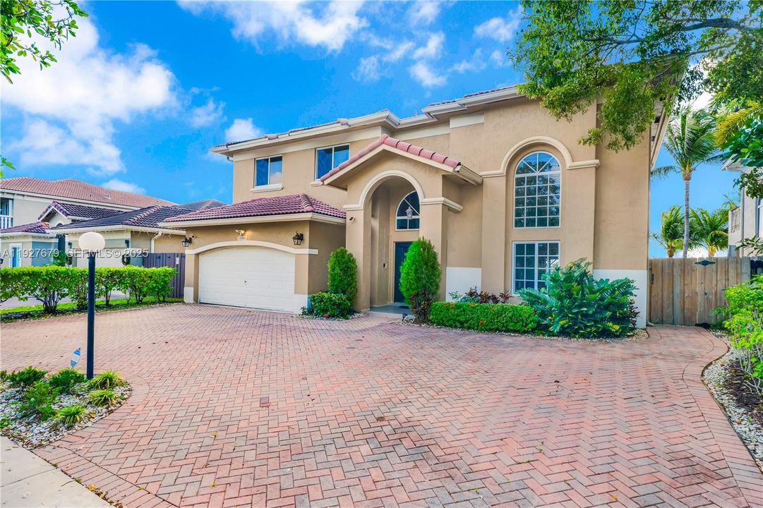 For Sale: $1,110,000 (4 beds, 3 baths, 2388 Square Feet)