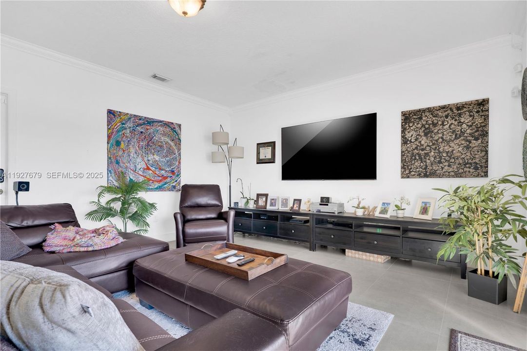 For Sale: $1,110,000 (4 beds, 3 baths, 2388 Square Feet)