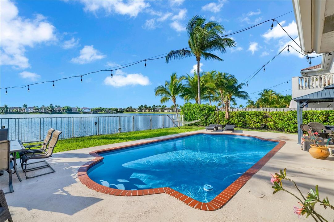 For Sale: $1,110,000 (4 beds, 3 baths, 2388 Square Feet)