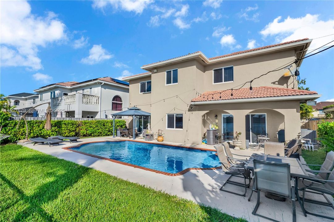 For Sale: $1,110,000 (4 beds, 3 baths, 2388 Square Feet)