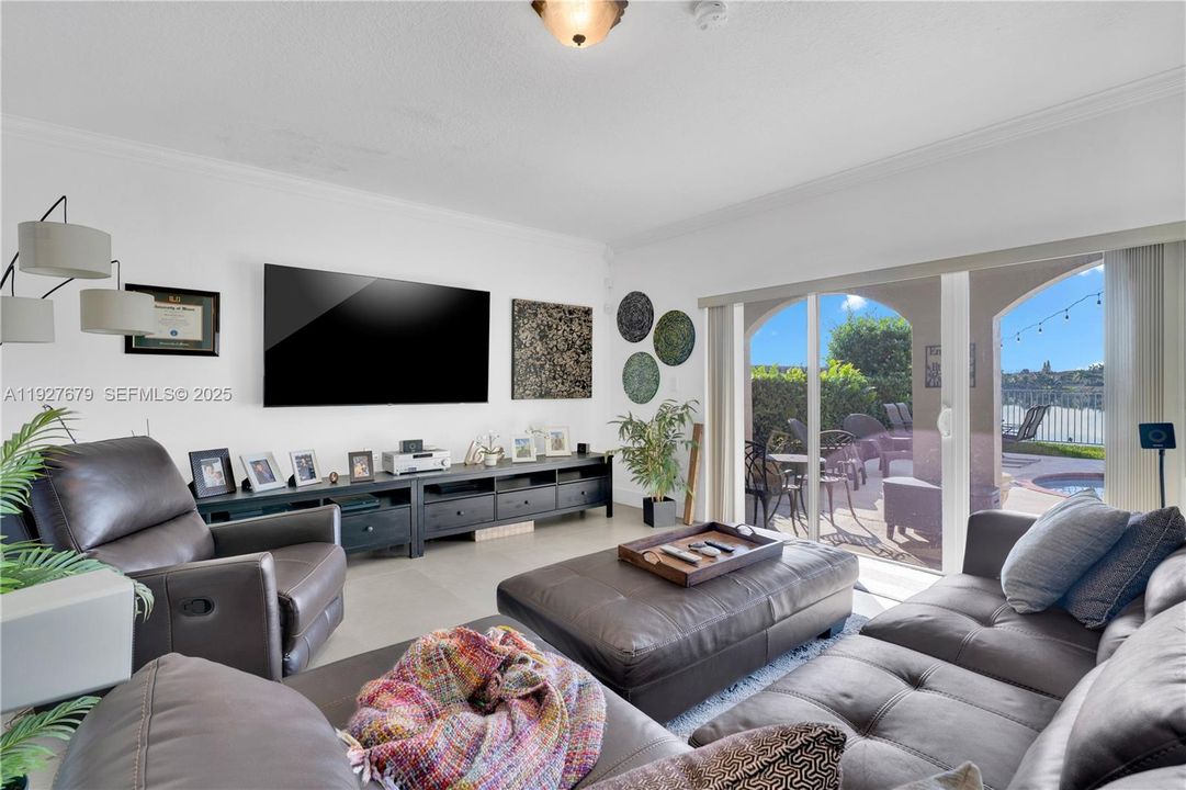 For Sale: $1,110,000 (4 beds, 3 baths, 2388 Square Feet)