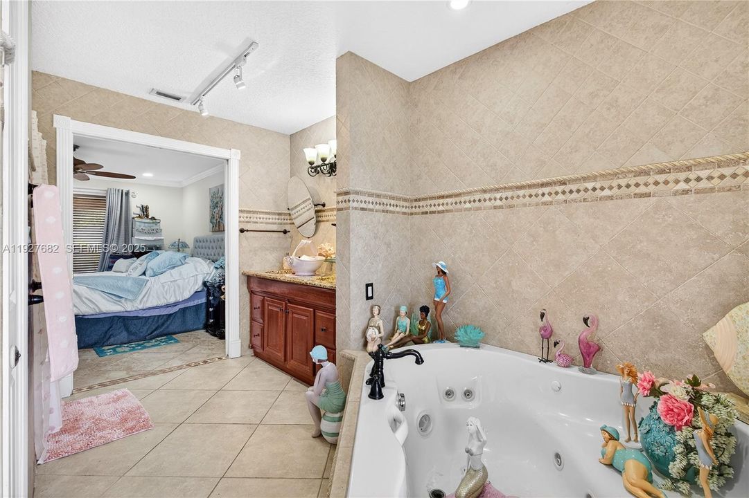 En Venta: $430,000 (3 camas, 2 baños, 1813 Pies cuadrados)