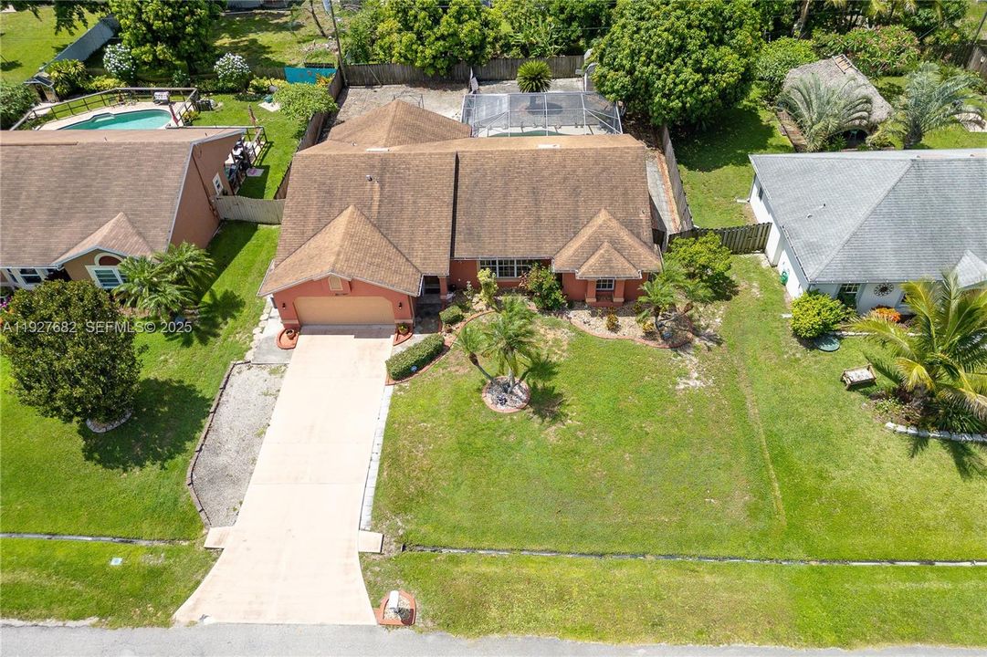 En Venta: $430,000 (3 camas, 2 baños, 1813 Pies cuadrados)