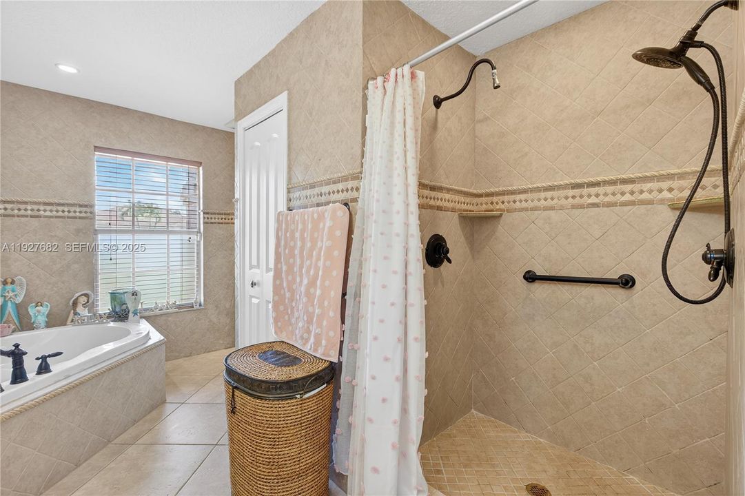 En Venta: $430,000 (3 camas, 2 baños, 1813 Pies cuadrados)