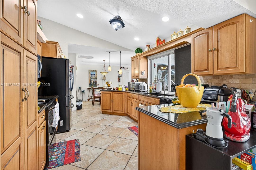 En Venta: $430,000 (3 camas, 2 baños, 1813 Pies cuadrados)