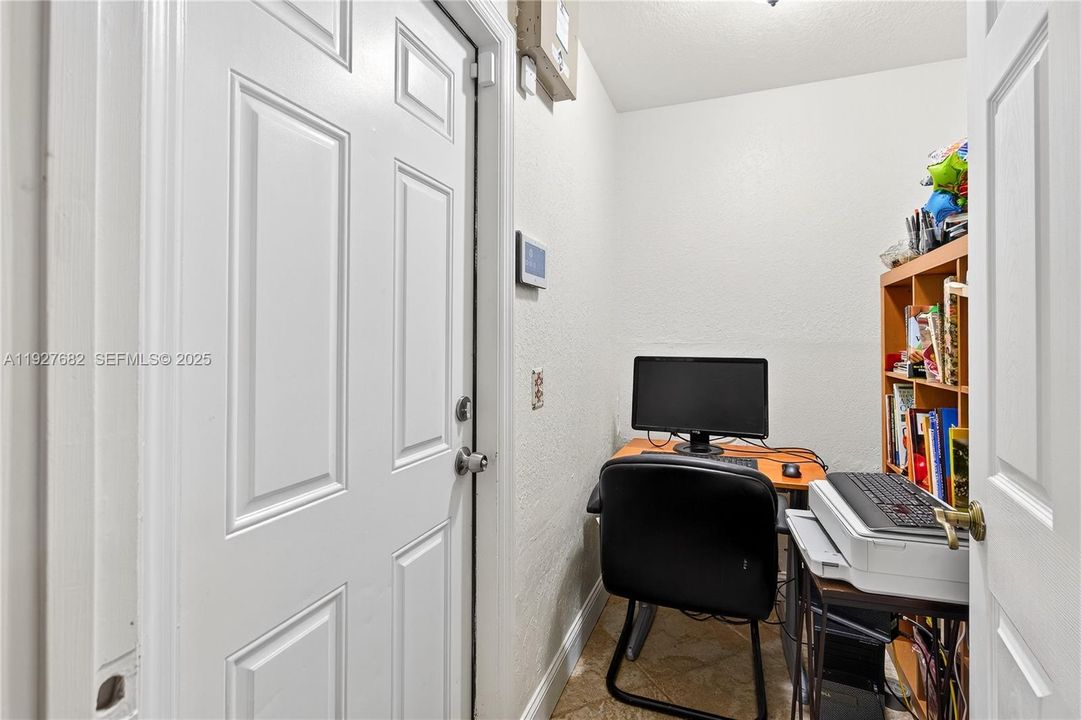 En Venta: $430,000 (3 camas, 2 baños, 1813 Pies cuadrados)