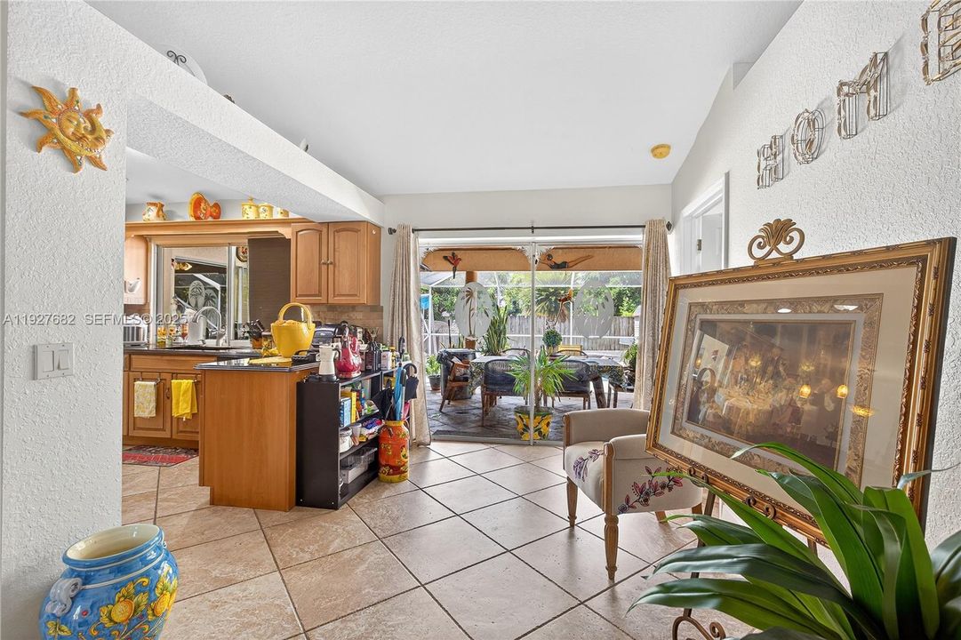 En Venta: $430,000 (3 camas, 2 baños, 1813 Pies cuadrados)