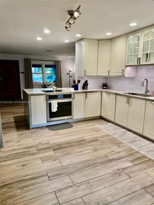 В аренду: $5,500 (3 спален, 2 ванн, 1728 Квадратных фут)