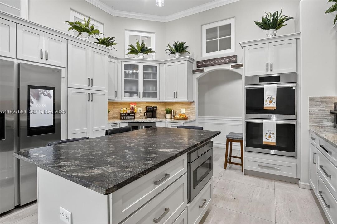 For Sale: $1,399,000 (5 beds, 3 baths, 3112 Square Feet)