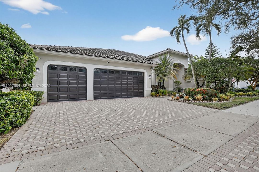 For Sale: $1,399,000 (5 beds, 3 baths, 3112 Square Feet)