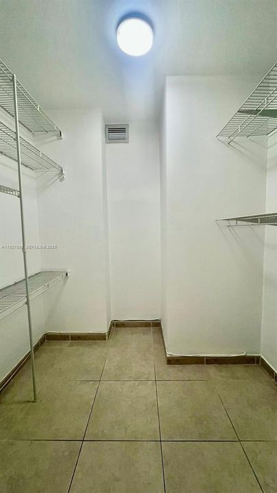 walk-in closet