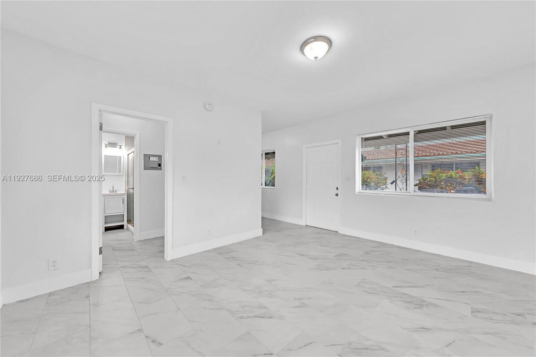 出租: $1,500 (1 贝兹, 1 浴室, 0 平方英尺)