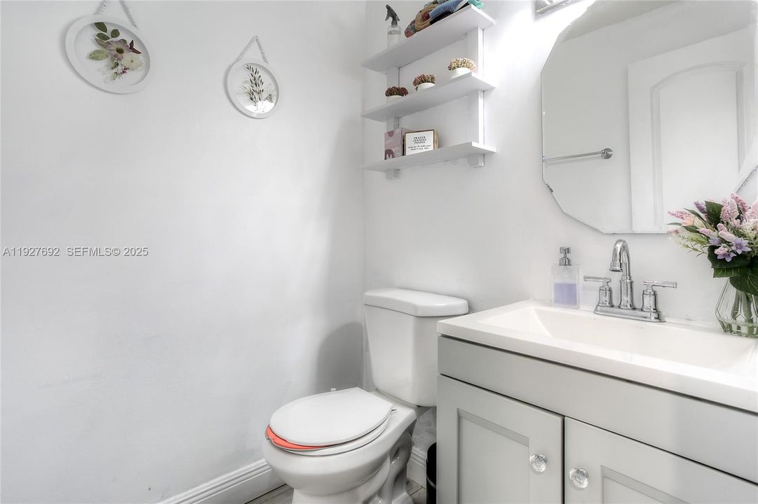 待售: $450,000 (3 贝兹, 2 浴室, 1360 平方英尺)