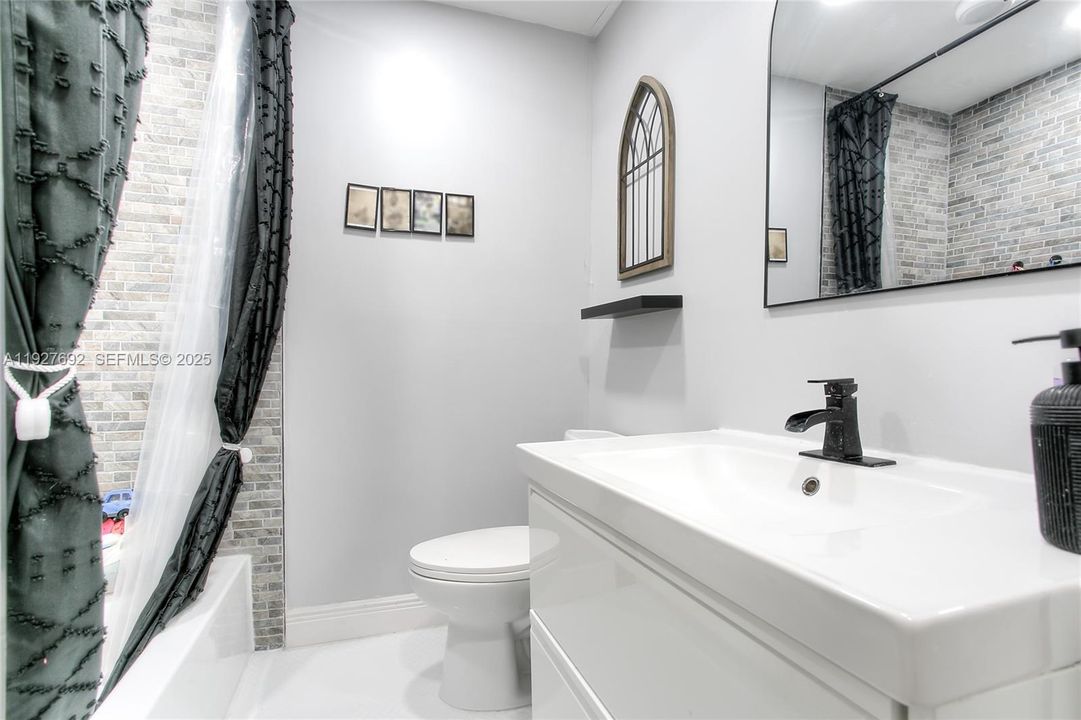 待售: $450,000 (3 贝兹, 2 浴室, 1360 平方英尺)