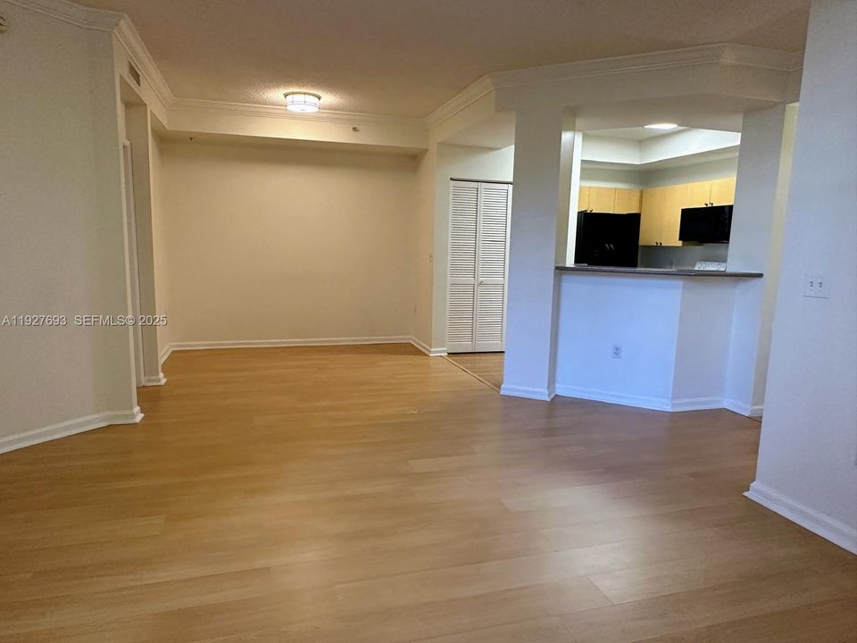 出租: $2,350 (2 贝兹, 2 浴室, 1130 平方英尺)