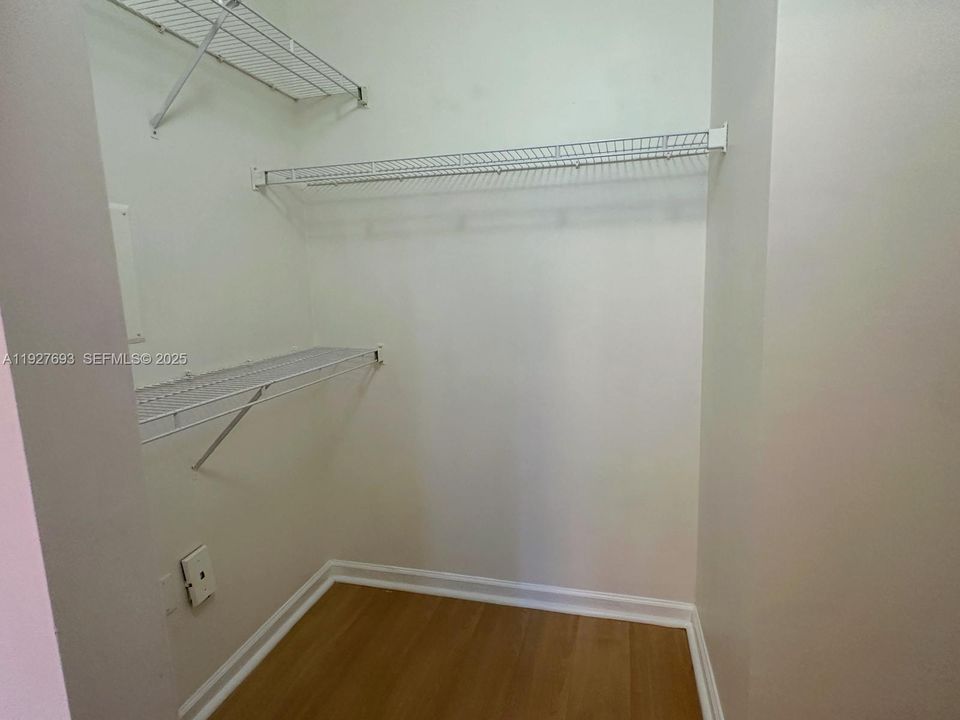 出租: $2,350 (2 贝兹, 2 浴室, 1130 平方英尺)