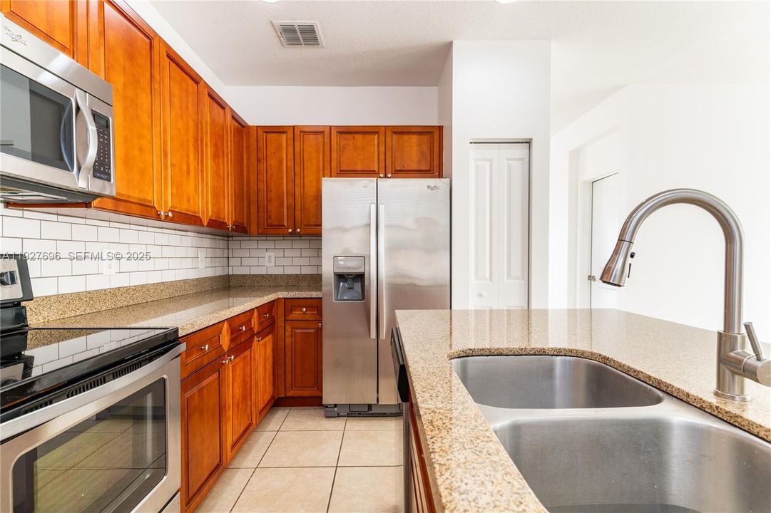 待售: $510,000 (3 贝兹, 2 浴室, 1618 平方英尺)