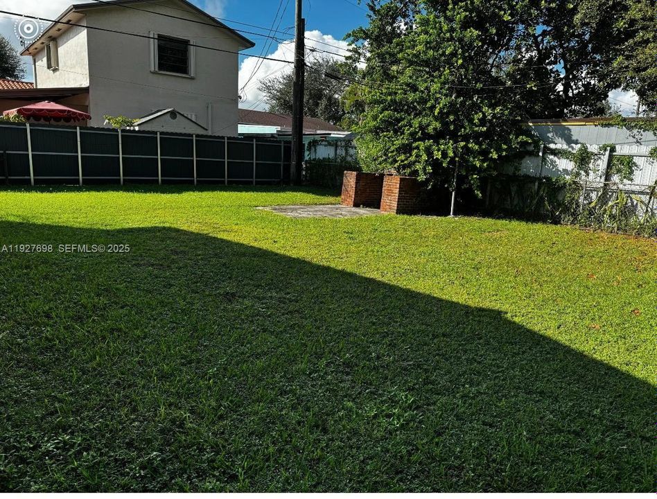 В аренду: $3,000 (3 спален, 1 ванн, 1746 Квадратных фут)