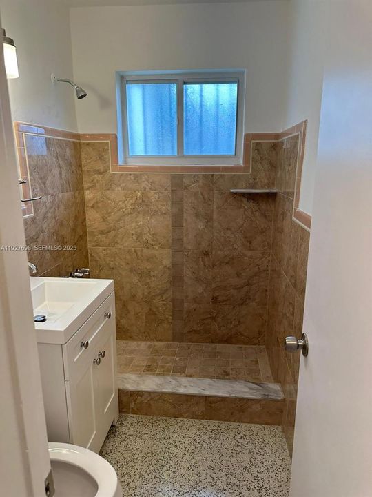 В аренду: $3,000 (3 спален, 1 ванн, 1746 Квадратных фут)