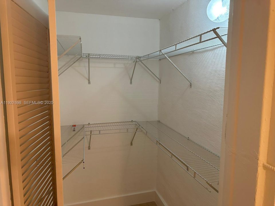 В аренду: $3,000 (3 спален, 1 ванн, 1746 Квадратных фут)