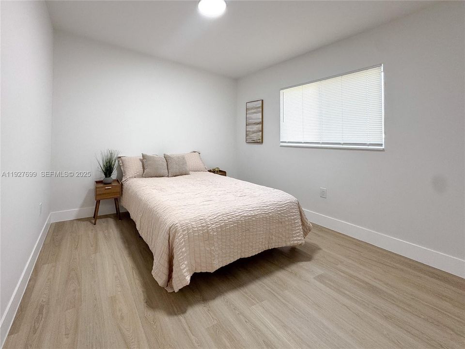 На продажу: $509,900 (3 спален, 2 ванн, 816 Квадратных фут)