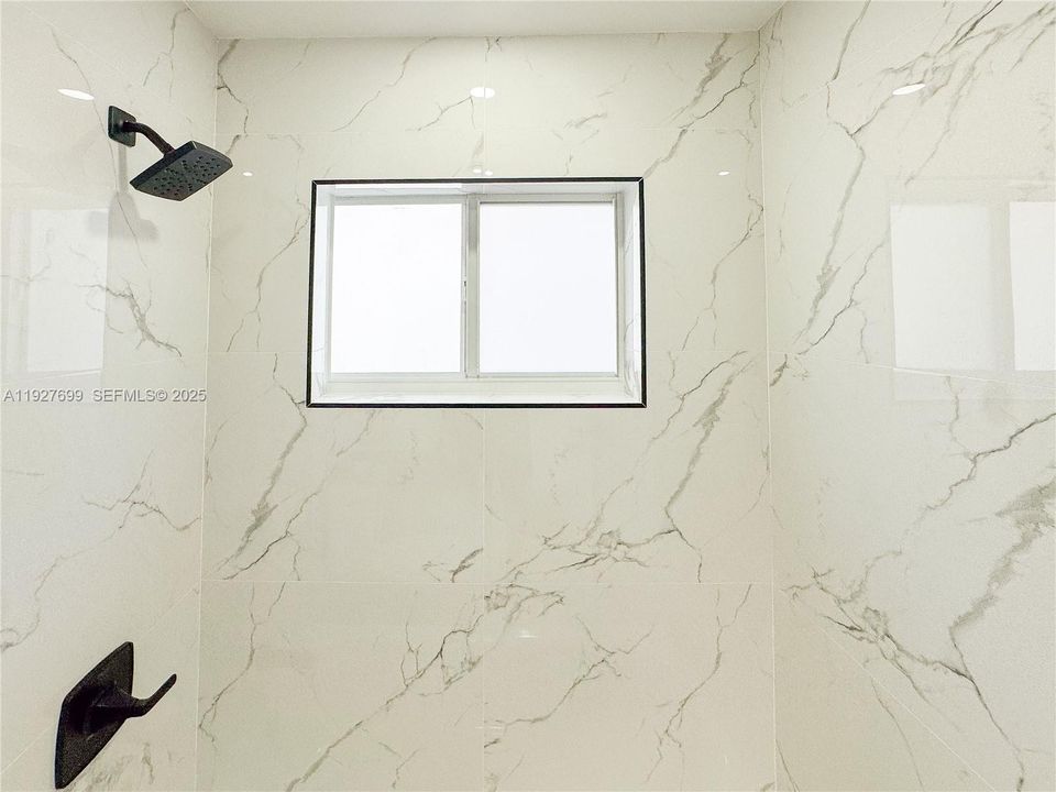 На продажу: $509,900 (3 спален, 2 ванн, 816 Квадратных фут)