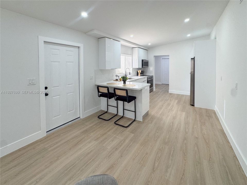 На продажу: $509,900 (3 спален, 2 ванн, 816 Квадратных фут)