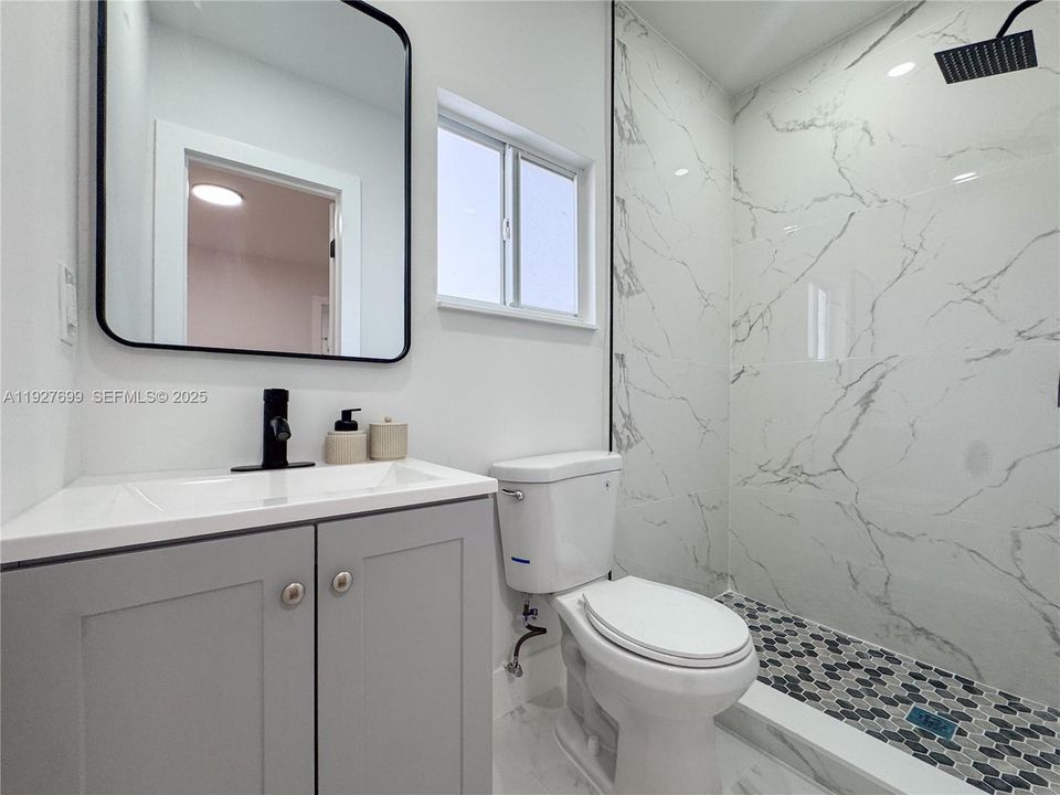 На продажу: $509,900 (3 спален, 2 ванн, 816 Квадратных фут)