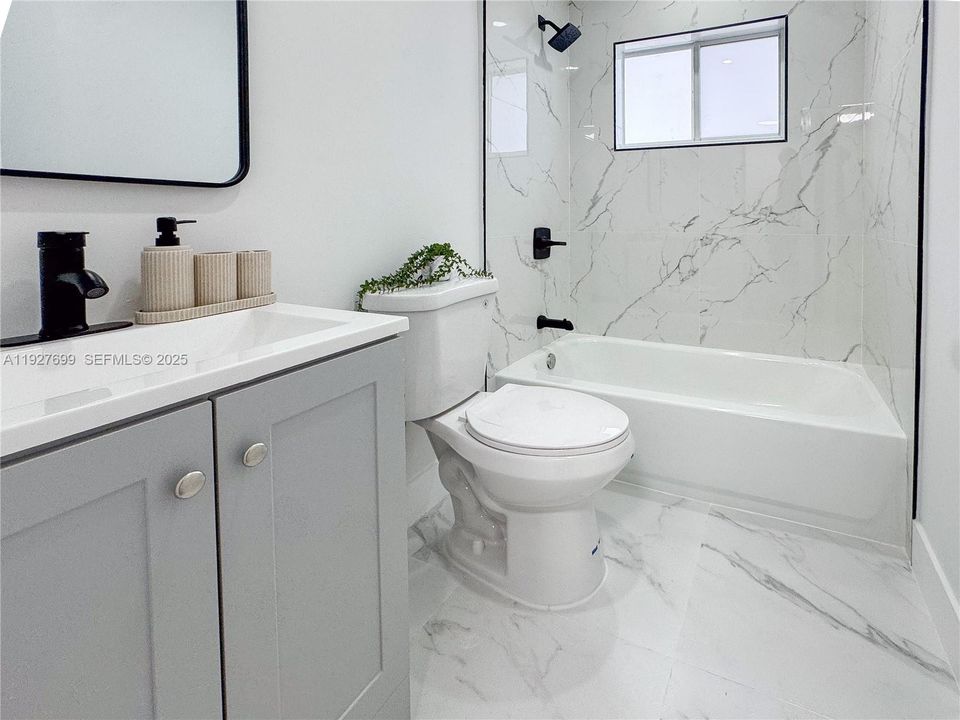 На продажу: $509,900 (3 спален, 2 ванн, 816 Квадратных фут)