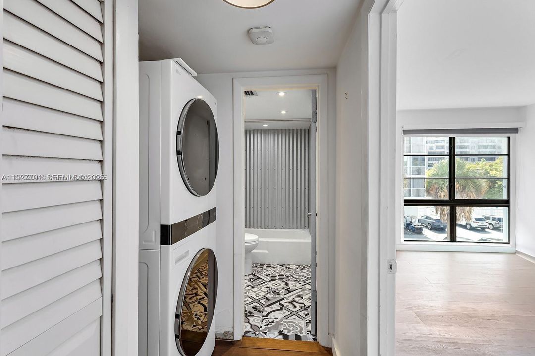 Active With Contract: $4,200 (2 beds, 2 baths, 1242 Square Feet)