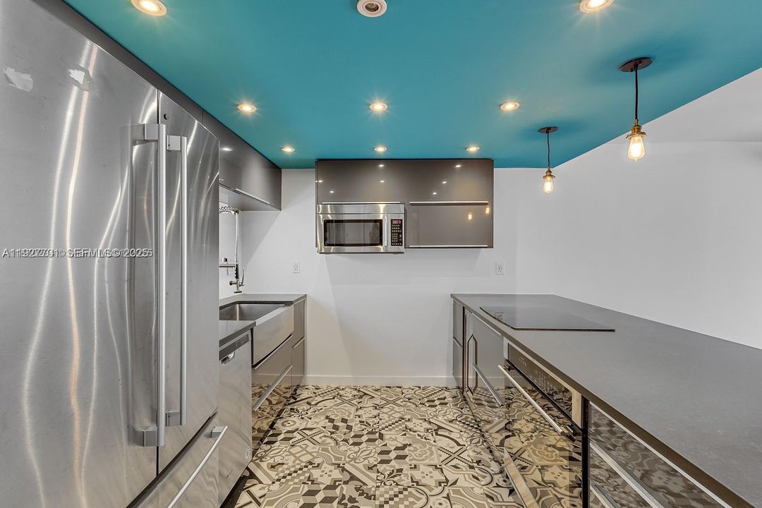 Active With Contract: $4,200 (2 beds, 2 baths, 1242 Square Feet)