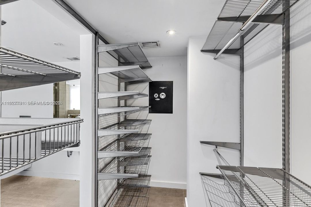 Active With Contract: $4,200 (2 beds, 2 baths, 1242 Square Feet)