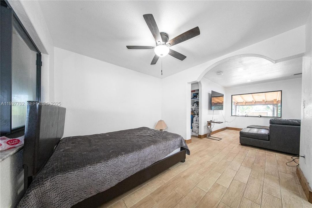 For Sale: $1,127,001 (3 beds, 2 baths, 1546 Square Feet)